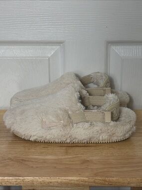 Nike Calm SE Faux Fur Clog Mule Sand drift Size 9 Cozy slippers indoor outdoor